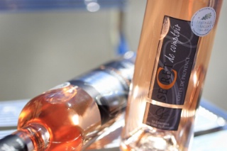 Les vins rosés se servent frais, jamais glacés : entre 7 et 11 °C.