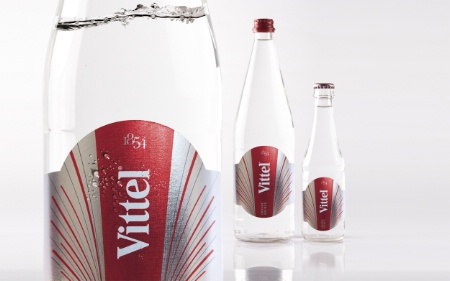 L'eau de Vittel, valeur sûre à table.