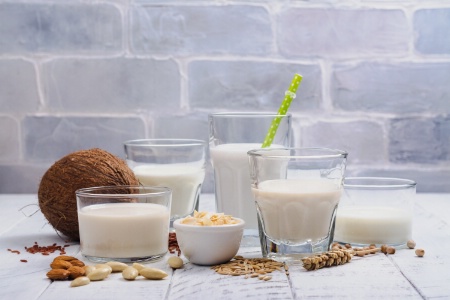 Les boissons végétales ont un intérêt pour les personnes intolérantes au lactose, pour des raisons éthiques ou pour diversifier son alimentation. Les boissons végétales ont un intérêt pour les personnes intolérantes au lactose, pour des raisons éthiques ou pour diversifier son alimentation.