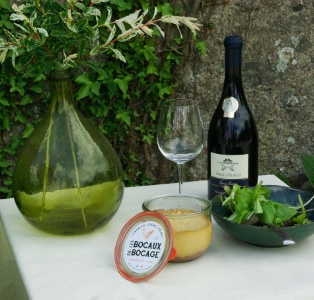 La traditionnelle recette du Hachis Parmentier préparée par Les Bocaux du Bocage. La traditionnelle recette du Hachis Parmentier préparée par Les Bocaux du Bocage.