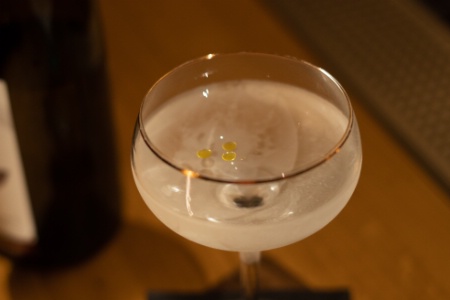 Cocktail au saké Dirty Harris.