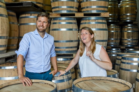 Cyrielle et Thierry Arnold sont les fondateurs de la maison française de spiritueux 100 % bio AR Spirits.