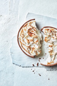 Claudine, une recette de Frédéric Bau : pâte sablée pécan et appareil au fromage blanc aux zestes de bergamote.