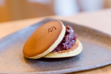 La pâtisserie Tomo a utilisé une farine provenant de blé fertilisé à l'urine pour ses Dorayaki. La pâtisserie Tomo a utilisé une farine provenant de blé fertilisé à l'urine pour ses Dorayaki.