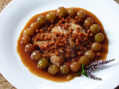 Escalope de foie gras au verjus et pain d'épices.