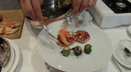 4 - Dresser l'assiette et garder au chaud, sous la cloche