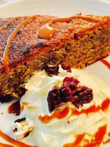 Gateau Aux Noix Et Chantilly Au Curcuma Frais