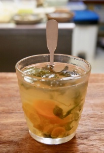 Le sirop de kumquat chaud de Moko Hirayama, Mokonuts (Paris Ve). Le sirop de kumquat chaud de Moko Hirayama, Mokonuts (Paris Ve).