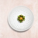 Blancs-mangers d'oeuf, coulis petit pois-sarriette et caviar golden