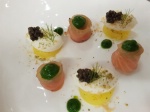 Truite bio des Pyrénées marinée façon Gravlax, crémeux de vodka et citron vert, une brioche tiède