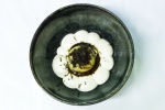 Œuf bio Arradoy cuit à 63 °C, joue de boeuf, champignons, céleri, vanille et truffe noire