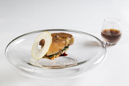 Grillade de Foie Gras de Canard au Baerawecka, Bouillon à l'Infusion de Vanille de Tahiti Grillade de Foie Gras de Canard au Baerawecka, Bouillon à l'Infusion de Vanille de Tahiti