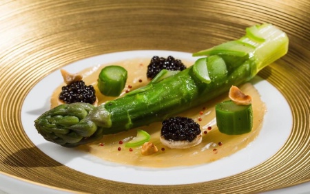 Asperge de Mallemort, haddock, caviar de France Asperge de Mallemort, haddock, caviar de France