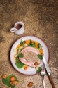 Poitrine de veau d'Aveyron et du Ségala farcie, mousseron de la Saint-Georges et jus corsé à l'aspérule odorante