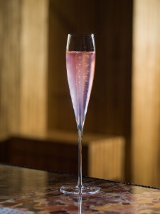 Le raisin rose au Limbar, servi comme un champagne rosé. Le raisin rose au Limbar, servi comme un champagne rosé.