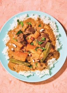 Mafé, une recette extraite de BMK, aux éditions Hachette Cuisine.