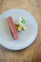 Magret de canard rôti, céleri confit et émulsion froide à la moutarde