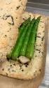 Asperges vertes de la ferme du Pont d'Achelles cuites en croûte de sel, sauce  la feuille d'huître