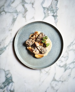 Fricassée de ris de veau aux morilles de mon enfance. Fricassée de ris de veau aux morilles de mon enfance.