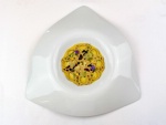 Crème de moules de cordes, houmous, concombre, perles de citron vert, croustille à la farine de seigle