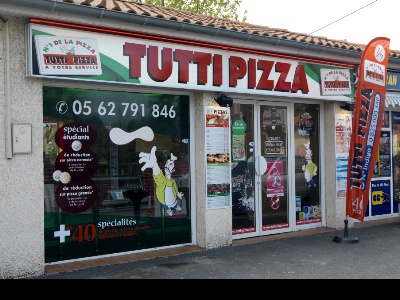Avec un chiffre d'affaires moyen de 20 000 € mensuel par point de vente, Sébastien Bori (l’un des fils du fondateur de Tutti Pizza) juge crédible l’objectif de 50 points de vente. Avec un chiffre d'affaires moyen de 20 000 € mensuel par point de vente, Sébastien Bori (l’un des fils du fondateur de Tutti Pizza) juge crédible l’objectif de 50 points de vente.