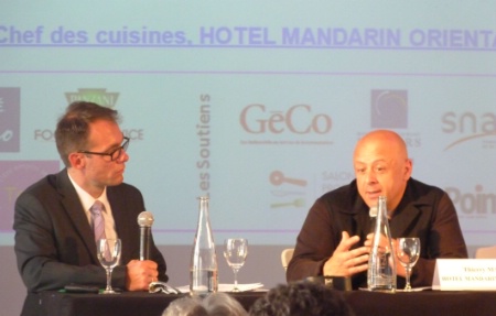 Paul Fédèle, rédacteur en chef du magazine France Snacking, et Thierry Marx, chef des cuisines du Mandarin Oriental à Paris et parrain de la deuxième édition du Congrès du Snacking. Paul Fédèle, rédacteur en chef du magazine France Snacking, et Thierry Marx, chef des cuisines du Mandarin Oriental à Paris et parrain de la deuxième édition du Congrès du Snacking.
