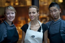 Jennifer Harting-Lepoutre, pâtissière, Frédérique Jules, créatrice du concept, et Mitsuru Yanase, chef de cuisine.