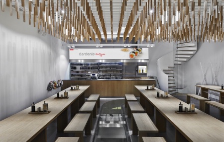 Le décor tout en transparence permet au convive de voir la cuisine, située à l'étage inférieur Le décor tout en transparence permet au convive de voir la cuisine, située à l'étage inférieur