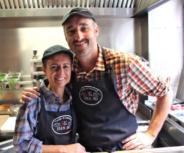 Diane et Sébastien de La Villéon ont quitté respectivement l'industrie pharmaceutique et le secteur de l'agroalimentaire pour ouvrir une franchise Big Fernand à Nantes. Diane et Sébastien de La Villéon ont quitté respectivement l'industrie pharmaceutique et le secteur de l'agroalimentaire pour ouvrir une franchise Big Fernand à Nantes.