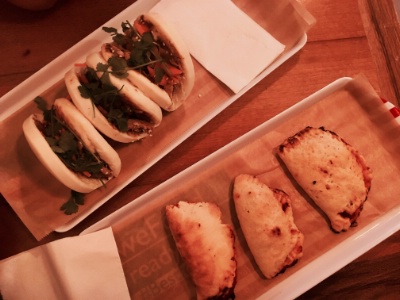 Bao et empanadas au menu.