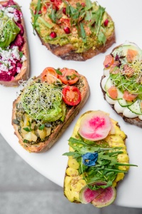 L'avocado toast cartonne en surfant sur la vague des produits sains.