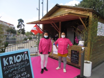 L'un des trois chalets est dédié à la cuisine du monde, comme ici avec le Krioya, un restaurant péruvien. L'un des trois chalets est dédié à la cuisine du monde, comme ici avec le Krioya, un restaurant péruvien.