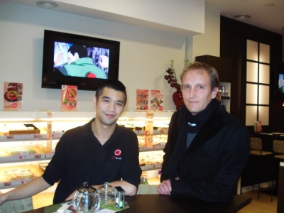 Patrick Quang, futur manager de O'Sushi Carré de Soie et Xavier Lauthelin, responsable Rhône-Alpes et actionnaire de l'enseigne O'Sushi Patrick Quang, futur manager de O'Sushi Carré de Soie et Xavier Lauthelin, responsable Rhône-Alpes et actionnaire de l'enseigne O'Sushi