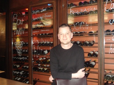 Xavier Guillien, sommelier de formation, propriétaire associé de La Consigne, bar à vins contemporain Xavier Guillien, sommelier de formation, propriétaire associé de La Consigne, bar à vins contemporain