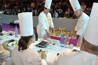présentation des plats au jury avec Guy Lassausaie et Christian Têtedoie.