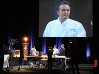 Emmanuel Renaut : “La Fera, pâte cresson-artichaut, poudre orange-citron-pamplemousse et sel, un poisson du lac, de chez moi, à Deauville, un clin d’œil.”