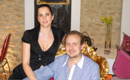 Cynthia et Grégory Sarkissian se partagent aujourd’hui les rênes des deux établissements : Cynthia au Mas du Pont, et Grégory au Cygory. Cynthia et Grégory Sarkissian se partagent aujourd’hui les rênes des deux établissements : Cynthia au Mas du Pont, et Grégory au Cygory.