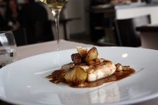 Bar cuisiné comme une matelote.