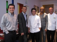 De gauche à droite : William Ledeuil, Cédric Maréchal, son associé, Yariv Berrebi, chef de KGB, Jérôme Taverny, directeur de salle et Nicolas Houlbert, chef de Ze Kitchen Galerie.