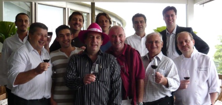 Le lancement du Club Sud de France a rassemblé de nombreux chefs français. À gauche, Lionel Giraud, au centre, avec un chapeau, Roland Villard. Le lancement du Club Sud de France a rassemblé de nombreux chefs français. À gauche, Lionel Giraud, au centre, avec un chapeau, Roland Villard.