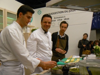 Patrick Bertron, entouré de son second, Olivier Valade et de l'animateur Ronan Letourneur.