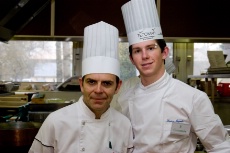 Pascal Guarrigues, sous-chef de cuisine du Monte Carlo Beach, et son commis Florian Legouix, vainqueurs du Prix Tecomah du meilleur binôme.