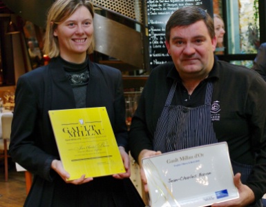 Isabelle Lefèvre et Jean-Charles Baron, particulièrement émus après cette distinction par GaultMillau. Isabelle Lefèvre et Jean-Charles Baron, particulièrement émus après cette distinction par GaultMillau.