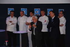 Christian Germain, Château de Montreuil à Montreuil-sur-mer, Alain Delpierre, La Liegeoise à Wimereux, Gaël Orieux, Restaurant Auguste à Paris, Dominique Martin, Hostellerie de la Rivière à Pont de Brique, Guy Lengagne, président de Nausicaa et Philippe Valette, directeur général de Nausicaa, lors de la présentation de l’opération à Boulogne-sur-Mer.