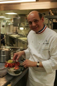 ' La remise en question permanente me fait progresser dans mon travail ', confie le chef.