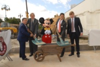 Robert Earl, Lord John Montagu, Philippe Gas, président d'Euro Disney S.A.S et Orlando Montagu, le 15 juillet à Disneyland Paris.