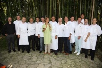 De gauche à droite : Guillaume Anor, Philippe Jego, Sébastien Chambru, Philippe Joannès, Christian Camprini, Didier Aniès, Carole Bouquet, Philippe Jourdin, Jacques Chibois, Richard Gally (maire de Mougins), Christophe Bacquié, Stéphane Raimbault, Yannick Franques, Jean-Denis Rieubland, Jacques Rolancy.