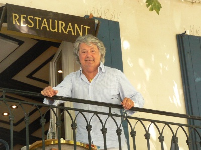 Albert Dufrêne, le p.-d.g., continue d’utiliser la recette d’origine, tenue secrète, de la Tarte tropézienne. Albert Dufrêne, le p.-d.g., continue d’utiliser la recette d’origine, tenue secrète, de la Tarte tropézienne.