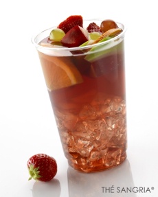 Version glacée : Thé Sangria, mélange de thé rouge rooibos, jus d'orange et limonade.