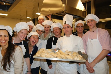 La première édition de La Cuisine des chefs a remporté un franc succès. La première édition de La Cuisine des chefs a remporté un franc succès.